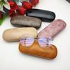 Estuche para gafas de transporte de hierro, estuche fijo de cuero con dibujos animados para gafas, estuche para gafas de miopía óptica, fabricante de estuches para gafas.