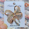 Broche de Mariposa Hueca con Diamantes AB Iridiscentes para Mujer, Pin de Mariposa de Diamantes Lujoso a Todo Color para Trajes y Abrigos, Broche Elegante y Lujoso