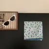 ¡Pequeña literatura y arte gris! Pañuelo Cuadrado Pequeño de Algodón Estampado Azul y Rojo Vintage Estilo Coreano Pañuelo Versátil de Alta Calidad