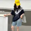 Conjunto de Verão para Meninas 2026 Novo Estiloso Conjunto de Duas Peças com Camiseta de Manga Curta e Shorts Jeans para Meninas Mais Velhas