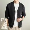Estilo Old MoneyCardigã de Tricô Masculino com Decote V em Mistura de Lã, Casual de Luxo Leve para Jovens Outono Inverno Casaco Suéter Atacado para Homens