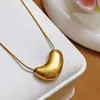 Cadena de Hueso de Serpiente de Acero de Titanio en Forma de Corazón de Lujo Ligero Cadena para Clavícula de Mujer Acero Inoxidable Chapado en Oro de 18K Collar con Colgante Simple de Amor Joyería