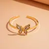 Pulsera Abierta con Mariposas y Diamantes Incrustados, Estilo Vintage, Pulsera Genial y Única, Joyería de Lujo Ligero y Acabado de Alta Gama