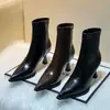 Botines de tacón alto con punta fina retro para mujer, con un tacón esbelto, un diseño de moda otoño/invierno 2026, botines versátiles de tacón medio y botas de cuero de ajuste ceñido.