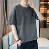 Tamanho grande M-8XL 2026 verão novo popular camiseta de gola redonda com manga curta para homens, estilo de rua retrô americano, corte solto, marca da moda
