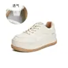 Nuevas zapatillas blancas de cuero genuino para mujer, mocasines de suela gruesa otoño 2026, zapatillas deportivas versátiles, zapatos casuales de caña baja para mujer