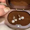 Aretes Dorados Color Café Claro con Perlas Cereza Grandes y Pequeñas Moca Mousse Lujo Suave Versátiles Elegantes Aretes de Nicho para Mujer