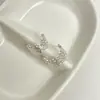 Pendientes de Aro con Raya Exquisita de Malla para Mujer, Tachuelas, Nicho, Alta Gama, Lujo Ligero, Versátiles, Personalidad, Temperamento, Pendientes Nuevos