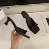 Novo Estilo com Design de Gravata Borboleta 2026, Sandálias de Salto Alto Estilo Francês Incrivelmente Bonitas e Delicadas, Sandálias para Saias e Chinelos para Mulheres para Uso Externo no Verão