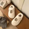 Pantuflas peludas de suela plana, sencillas y versátiles, para mujer, colección de invierno 2026, cómodas para usar con vestidos, ligeras, de punta redonda, a la moda y adecuadas para usar en exteriores