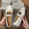 En stock~Zapatos Mary Jane plateados para mujer que aumentan la altura, suela suave, cómodos para los pies, zapatos de un solo color de corte bajo, adecuados para ir al trabajo, zapatos pequeños de cuero