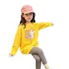 Camiseta de manga comprida para meninas 2026 primavera e outono nova estilosa camiseta básica de primavera infantil para crianças mais velhas, top de algodão puro com desenho