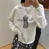 Camiseta casual de algodão puro com manga longa e estampa de letras brancas para mulheres, adequada para figuras ligeiramente cheias, disfarça a barriga, emagrece, versátil, moderna para primavera e outono