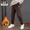 Calça jogger esportiva de veludo cotelê lisa, estilo japonês moderno, para homens, com forro de fleece, de marca transfronteiriça