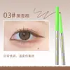 El Lápiz Gel Delineador de Ojos xixi Cero Resistencia Suave Como la Seda tiene una textura sedosa natural, es ligero y fácil de usar para principiantes, lo que lo hace adecuado para el maquillaje de estudiantes.