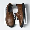 Zapatos casuales de cuero transfronterizos cuero suave suela suave mediana edad y ancianos transfronterizos talla grande zapatos de cuero hombres costuras hechas a mano slip-on zapatos de papá