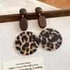Pendientes Redondos de Madera Acrílica Aguja de Plata Retro Lujo Ligero Pendientes de Temperamento de Gama Alta Pendientes Nicho Pendientes Al Por Mayor