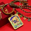 Tangka estilo Xizang Mahakala de Seis Brazos Colgante de Dios Negro de la Riqueza Semi-Pintado a Mano con Adornos Dorados Collar de Xizang Caja Gawu Fábrica de Origen