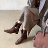 Botas de Cano Curto de Camurça Quadradas Estilosas de Design de Nicho Outono/Inverno 2026 Novas Botas Casuais de Moda Quadradas com Salto Grosso Slip-On
