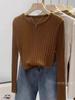 Suéter de Punto de Cuello Redondo Estilo Coreano Manga Larga en el Hombro Derecho para Mujer en Otoño e Invierno Camisa Ajustada para Capas Superiores Top de Alta Gama
