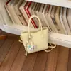 2026 Nova Bolsa Tote Estilosa Estilo Coreano de Nicho para Mulheres, Bolsa de Ombro Versátil de Alta Qualidade, Bolsa de Braço Exquisita e Fashion