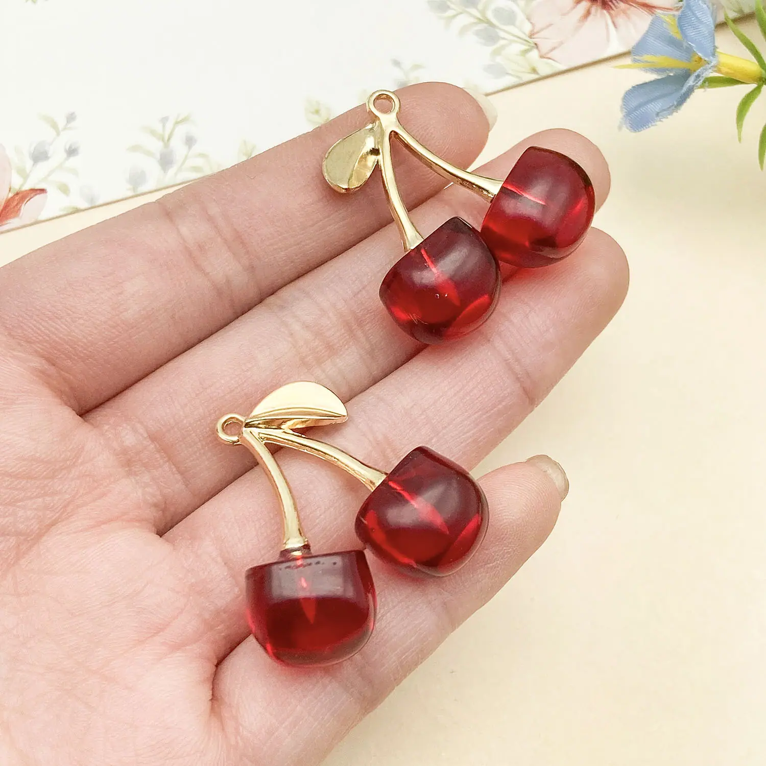 22863-XP-kc金透明红色树脂立体大樱桃29x27mm