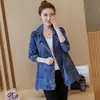 Foto real jaqueta jeans feminina primavera/outono 2025, comprimento médio, versátil, estilo coreano, modeladora, solta, casaco casual, novo modelo de algodão