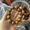 Pulsera Guibao Roja al por mayor pulsera de cuentas amarillas en forma de pera juego de texto pulsera de artesanías de madera fábrica venta directa al por mayor
