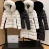 Chamarra ligera de plumón Moncler m-brand con cuello de piel, corte ajustado, para mujer, estilo corto, cuerpo acanalado ajustado, engrosada, cálida, casual