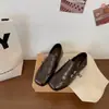 Bico quadrado com estampa floral, quatro estações, couro macio, salto grosso, mocassins, femininos, decote baixo, sapatos de couro pequenos, estilo retrô, fivela dupla