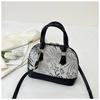 Bolsa de Concha Tendência Moda deste Ano Simples Bolsa de Mão 2025 Verão Feminina Gentil Elegante Bolsa de Ombro Único Transversal