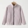 Nova coleção de inverno de jaquetas com forro de fleece para crianças, com gola alta, fecho de zíper e um forro quente de fleece, adequadas para meninos e meninas, e podem ser usadas como camada interna sob uniformes escolares.