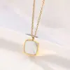 Collar de Acero de Titanio con Colgante Cuadrado Geométrico de Mariposa Fritillary Transfronterizo Europeo y Americano Joyería Versátil para Mujer Venta al por Mayor