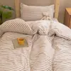 Juego de ropa de cama amigable con la piel para dormitorio estudiantil, que incluye una sábana bajera, una funda de almohada y una funda de edredón de una sola pieza, adecuada para literas