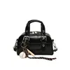 Bolsas femininas estilo coreano com textura de alta qualidade, bolsas de ombro de design nicho, bolsas quadradas pequenas casuais da moda atacado