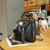 Bolsa Transversal de Ombro Casual Mochila Nova Estilo Verão Couro de Ovelha Preto Original Feita à Mão College Retrô Simples Transfronteiriça