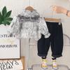 Ropa de Manga Larga para Niños Primavera y Otoño 2025 Ropa para Niños Pequeños y Medianos Conjunto de Dos Piezas Camisa de Graffiti para Bebé Pantalones de Mezclilla con Parche