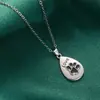 Collar Cruzado para Mujer Colgante Cadena Clavícula Accesorios Collar con Grabado Joyería de Nicho de Lujo Ligero Collar de Gama Alta para Mujer Mujeres