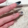 Colar Cruz de Diamante Brilhante em Prata de Lei s925 Estilo Coreano Luxo Leve Exquisito Moderno Versátil Para o Dia a Dia Design de Nicho Corrente para Clavícula