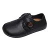 Versátil Outono 2026 Sapatos de Cabeça Grande Estilo Coreano Aumento Interno de Altura Novos Sapatos Pequenos de Couro Solado Macio Sapatos Femininos Mules de Velcro Cano Baixo