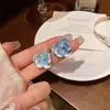 Pendientes de flor azul pequeños y frescos de verano para mujer, moda, temperamento, celebridad de internet, con pendientes de camelia, joyería para orejas, venta al por mayor