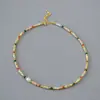 Collar de Cadena para Clavícula con Perlas de Agua Dulce Irregulares Estilo Barroco, con Cuentas Cilíndricas de Concha Retro Dopamina, Nicho Europeo y Americano