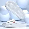 Pantuflas de verano para hombre, de suela gruesa, diseñadas para uso en exteriores, antideslizantes, duraderas, modernas y elegantes para uso en casa; nuevos estilos de verano para hombre