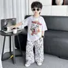 Conjunto de Verano para Niños 2026 Estilo Nuevo de Dibujos Animados para Niños Pequeños, Ropa Casual Delgada de Manga Corta Estilo Urbano para Niños
