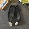 Conjunto Masculino Primavera e Outono 2026 Novo Estilo Infantil Estilo Coreano Jaqueta de Couro Cool Conjunto Elegante de Três Peças Roupas Versão Coreana para Meninos