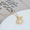 Corrente de clavícula elegante banhada a ouro real com micro incrustações de zircônia, colar com pingente de folha de ginkgo de alta qualidade para mulheres, colar de personalidade que combina com tudo