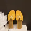 Chinelos para Mulheres, Chinelos de Verão para Exterior, Sandálias Quadradas Planas Estilo Novo Primavera e Verão 2026, Chinelos para Férias, Calçados de Praia