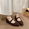 Zapatos planos Mary Jane cuadrados de estilo francés para mujer, nueva colección de otoño 2026, zapatos de noche retro y elegantes de gamuza negra de punta baja