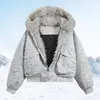 Nuevo Abrigo con Capucha Camuflaje para Hombre Estilo Juvenil Otoño/Invierno 2026 con Patrón de Talla de Montaña, Forro de Felpa, Algodón Engrosado y Cuello Grande de Piel