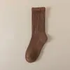 Calcetines de media pantorrilla de 65 g para mujer en otoño e invierno Forrados de felpa y engrosados Calcetines para dormir para el suelo Color Maillard Calcetines cálidos de rizo para el hogar